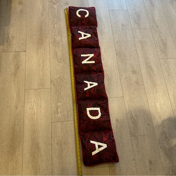 EUC Lululemon X Team Canada Olympics Down Filled Insulated Quilted Puff Scarf - Picture 6 of 14